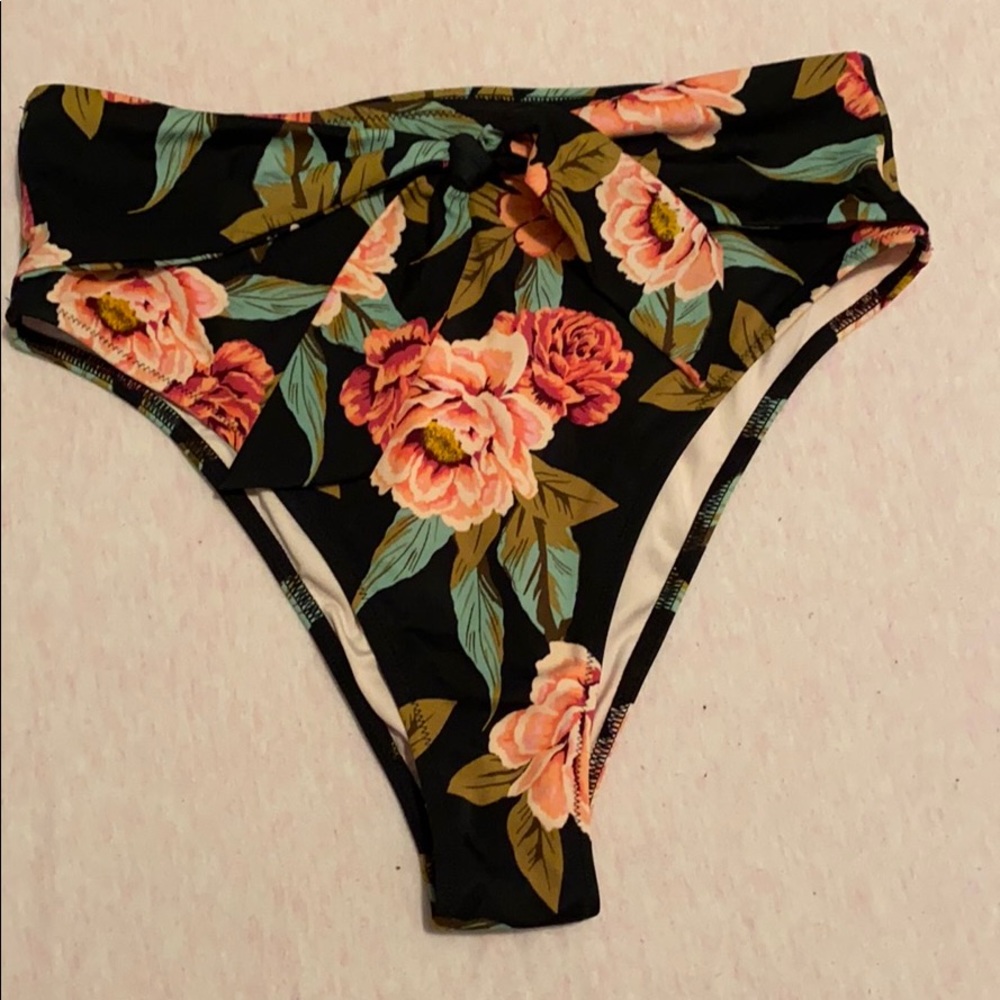 High waisted cheeky bikini bottoms